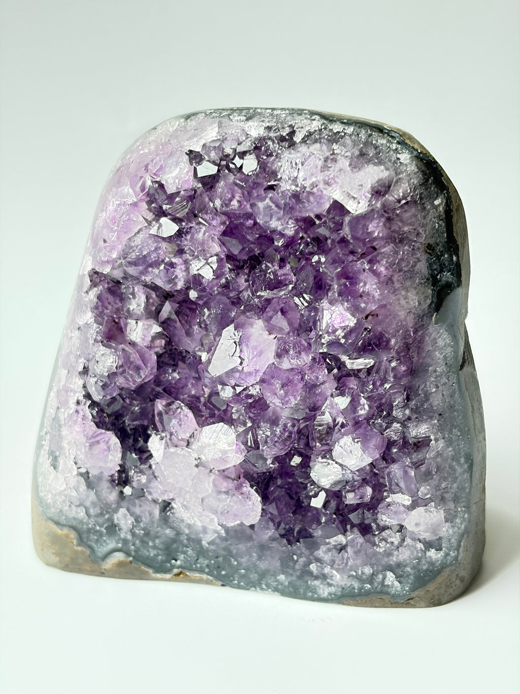A Grade Uruguayan Amethyst Geode – Polished Cut Base (806g, 9.5cm)