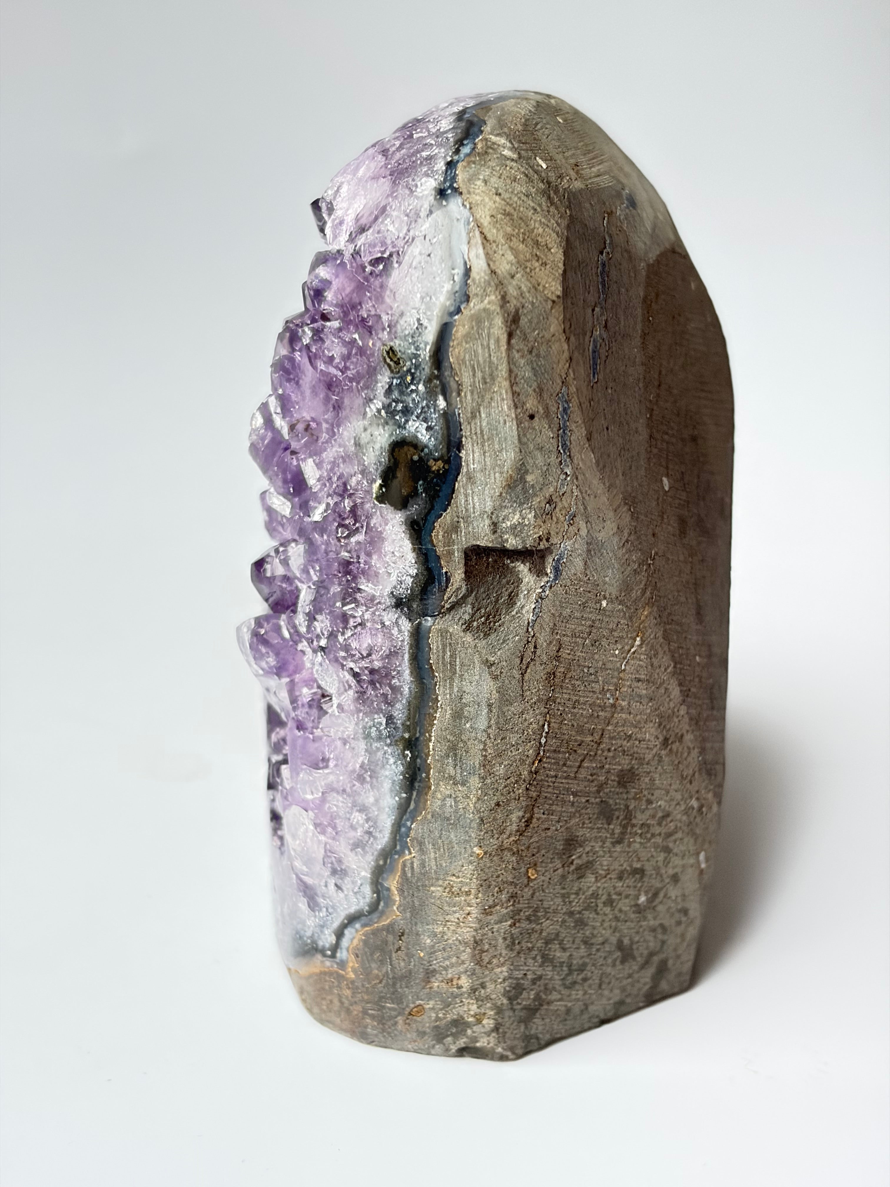 A Grade Uruguayan Amethyst Geode – Polished Cut Base (806g, 9.5cm)